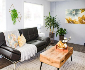 Point Ruston Cozy Cottage